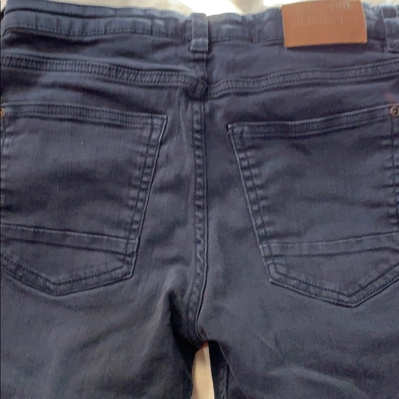 Clothes - Picture 3 of 4